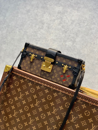 LV PETITE MALLE EAST WEST M46120