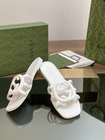 ua G*u*i interlocking g slide sandal white