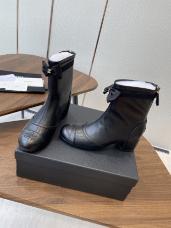 ua Ch*el short boots 5cm heel