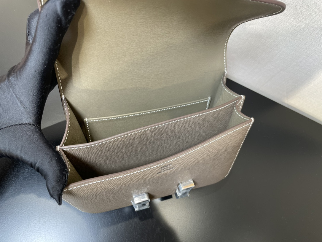 Hermès Constance 19 Epsom Silver Hardware 7.25" x 6.25" x 2.25"