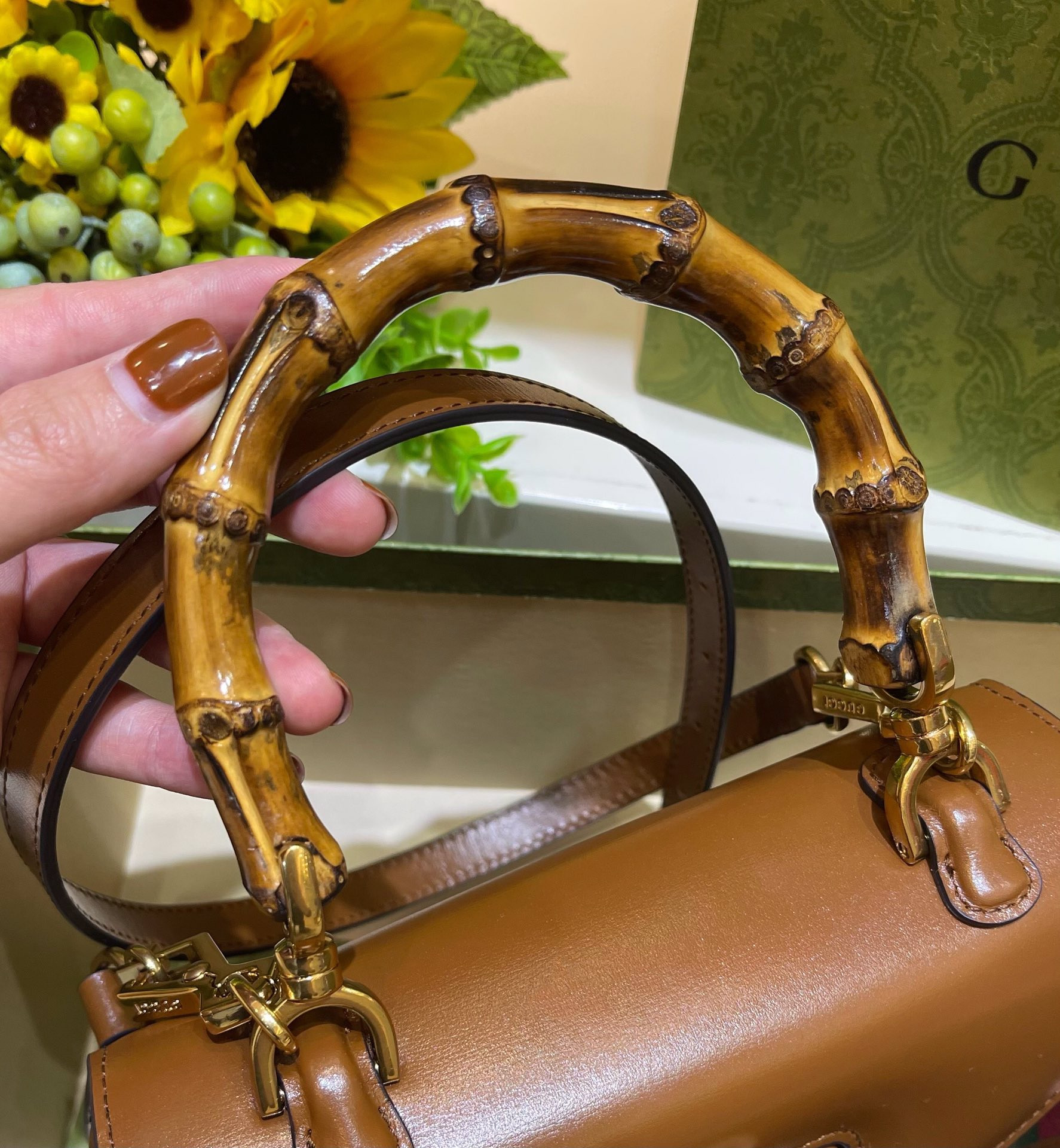 G*u*i small bamboo tote