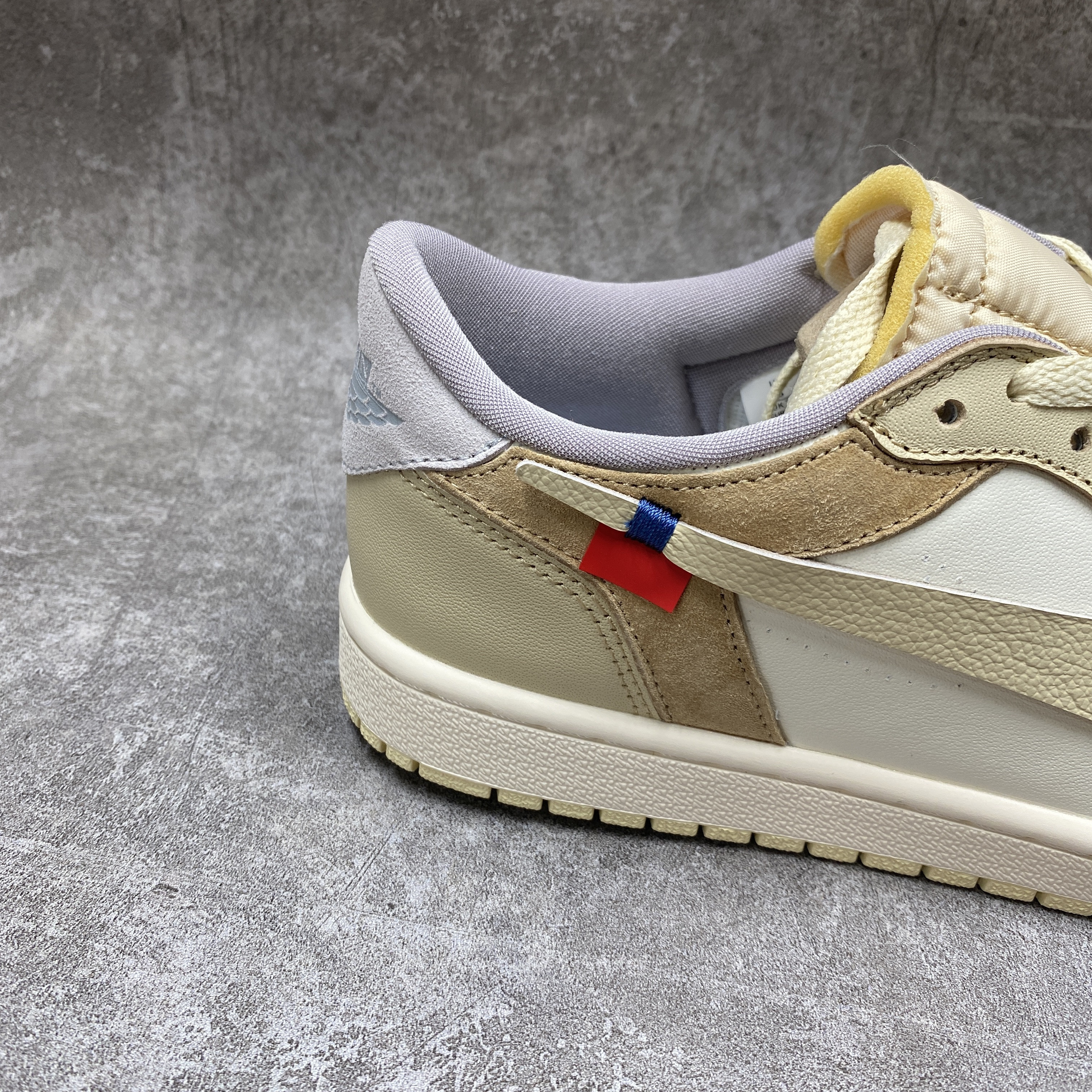 Off-White x Nike Air Jordan 1 Low