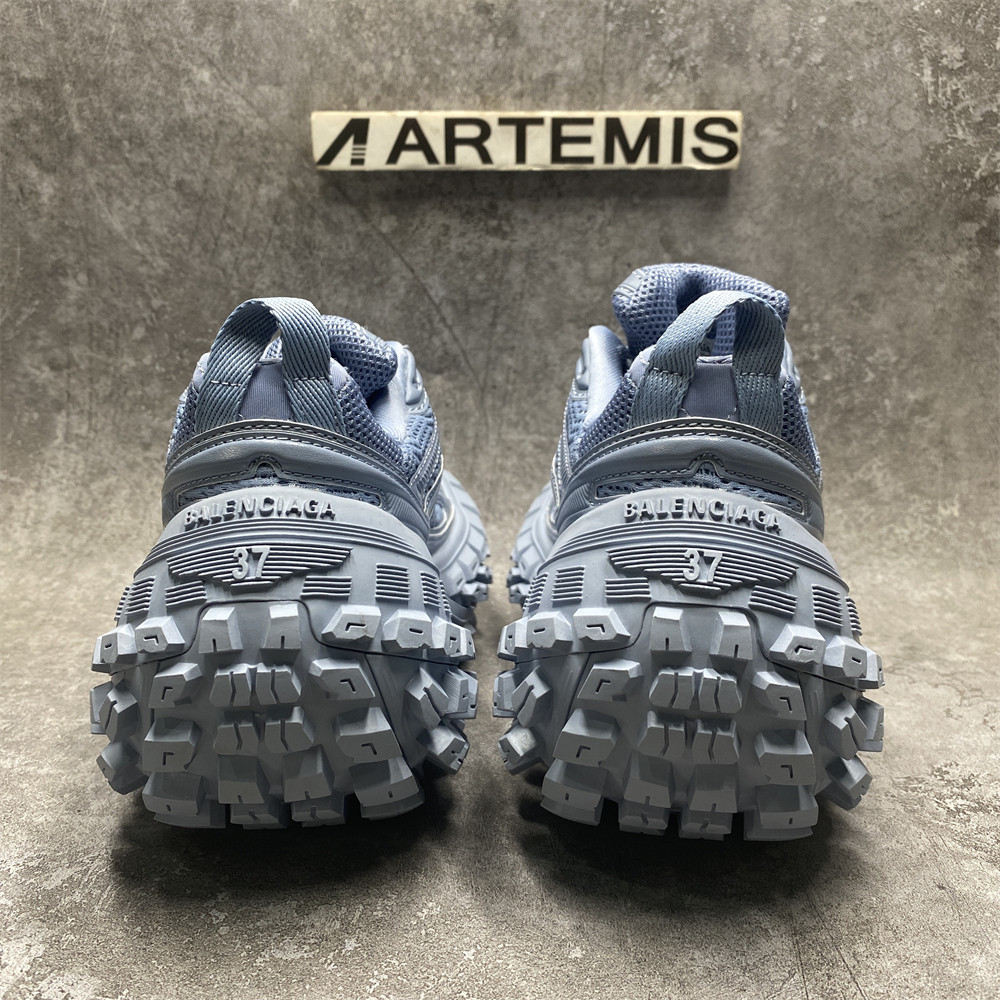 Balenciga Bouncer Moon