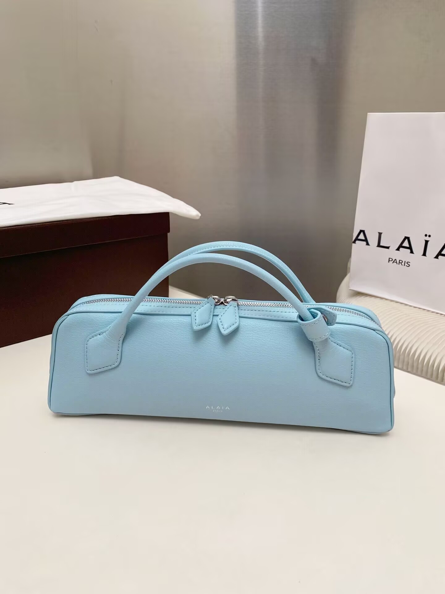 ALAÏA Le Teckel Clutch 31x17x10 cm