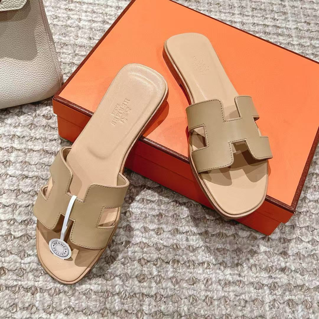 UA Hermès Oran sandal