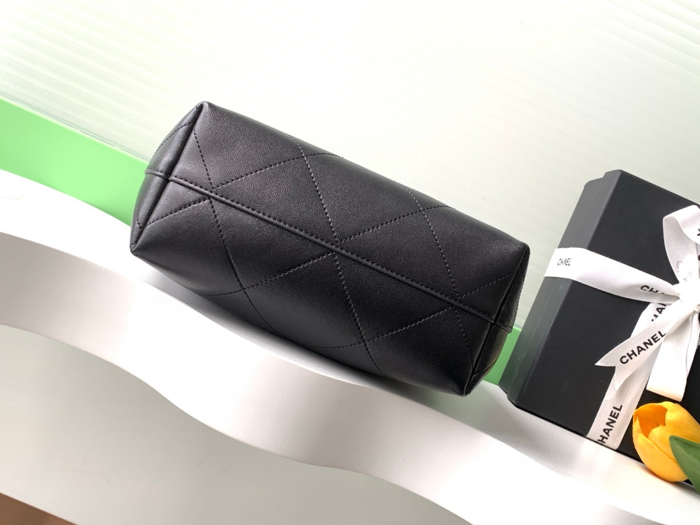 Ch*el hobo bag as5410 27x 23x 21cm