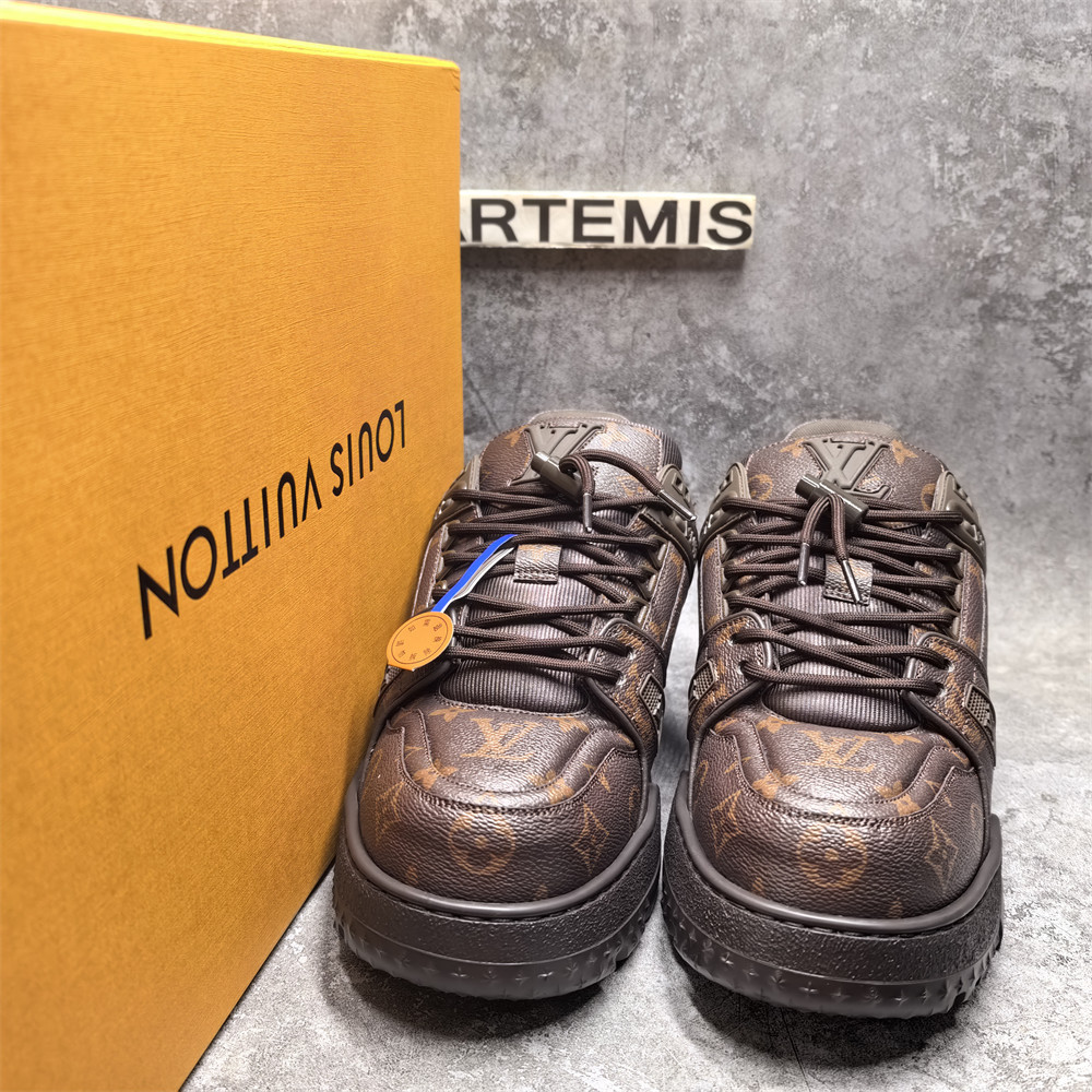 UA LV Trainer Sneaker