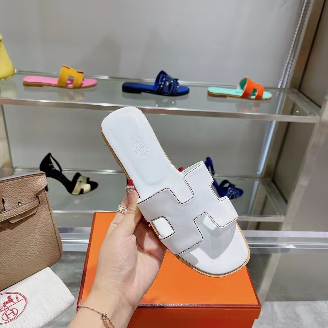 UA Hermès Oran sandal