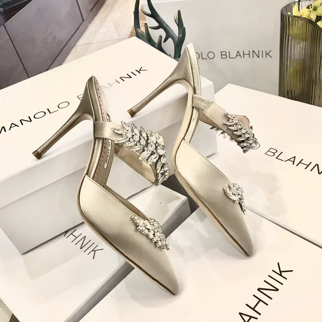 UA MANOLO BLAHNIK Shoes