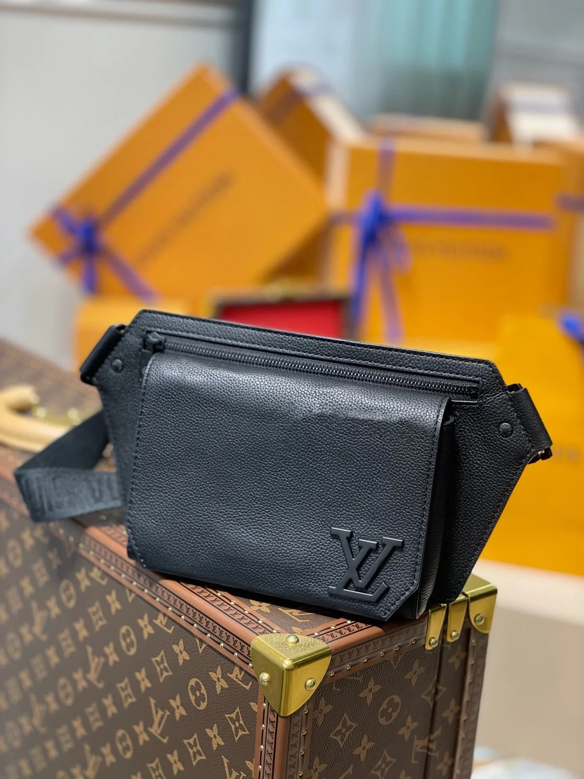 LV SLINGBAG M57081
