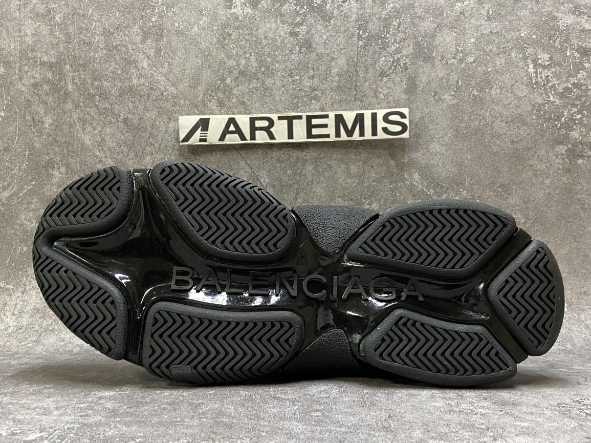 Balenciga Triple S Allover Logo