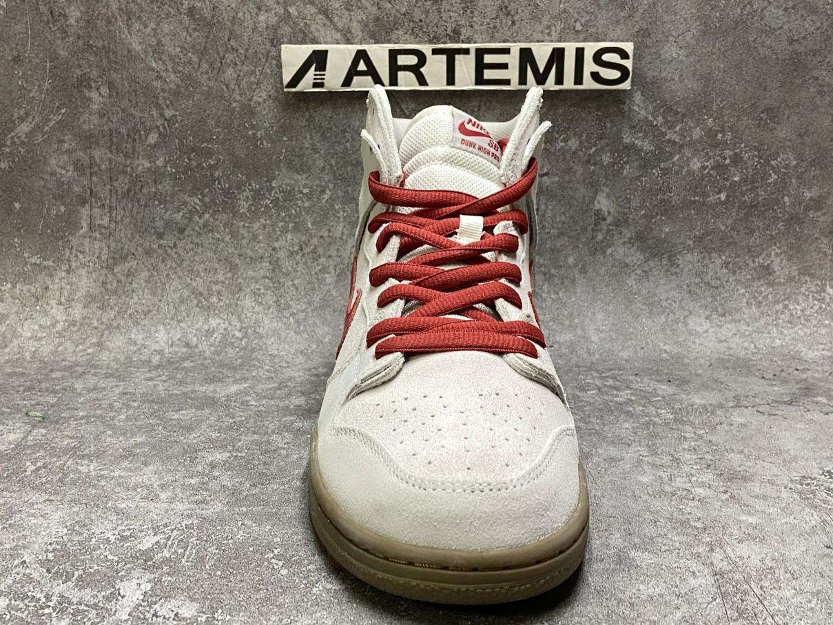 Dunk High Pro SB Birch Hyper Red