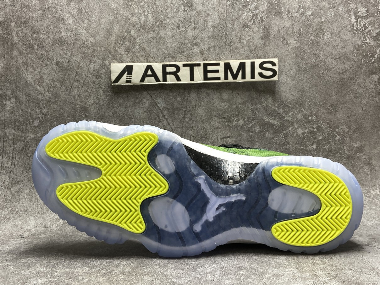 Air Jordan 11 Retro Low Green Snakeskin