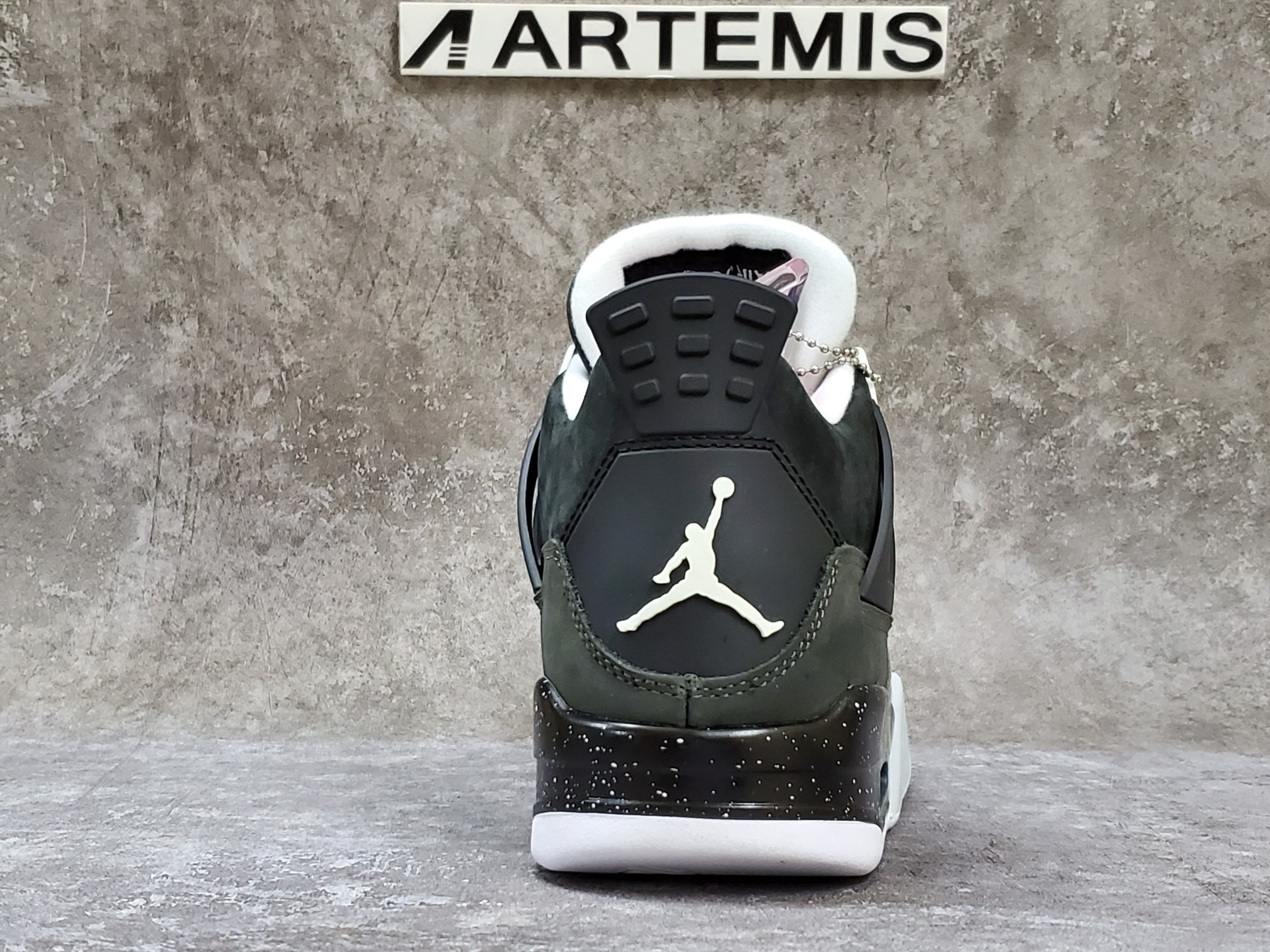Air Jordan 4 Retro