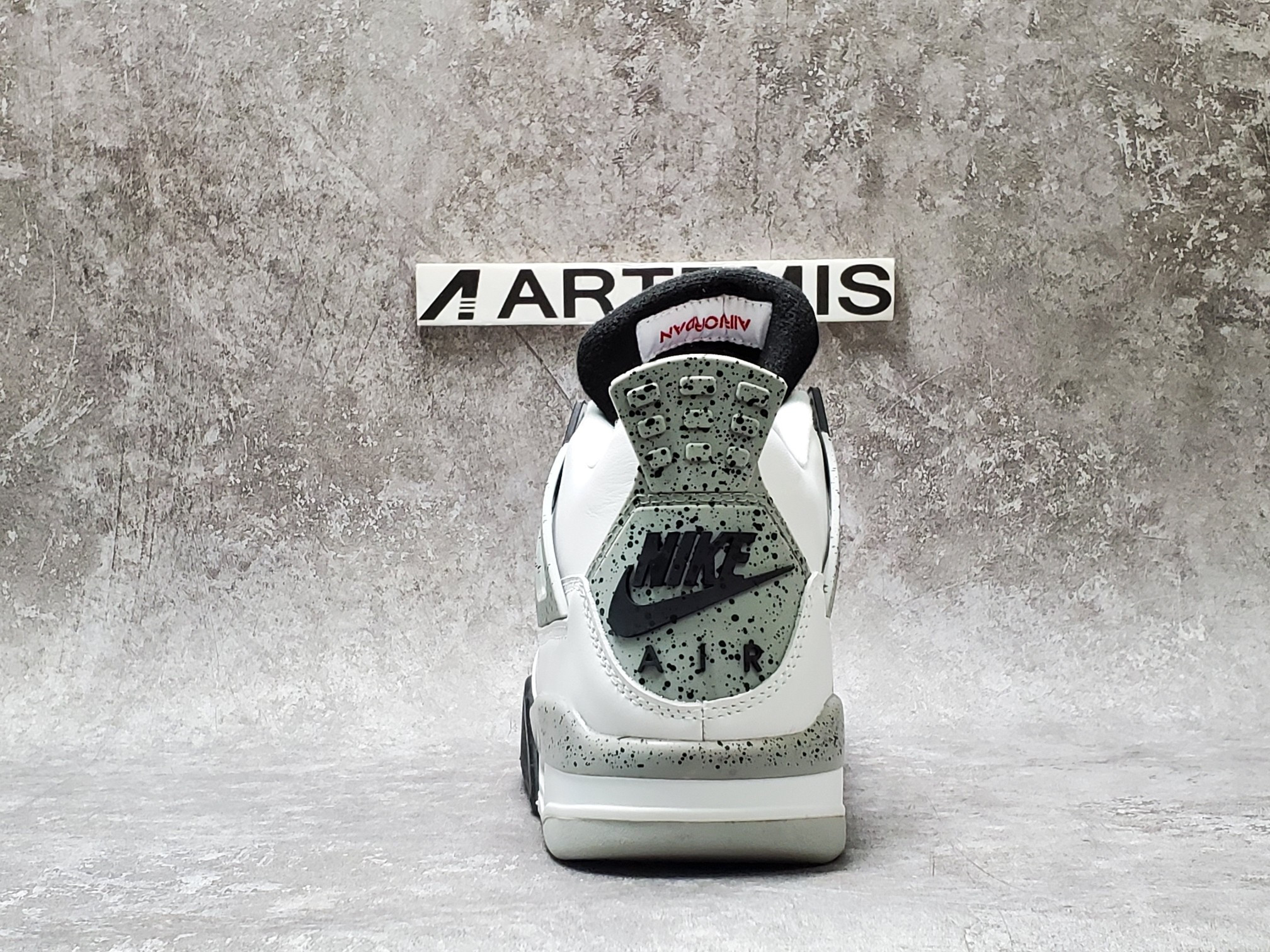Air Jordan 4 Retro White Cement
