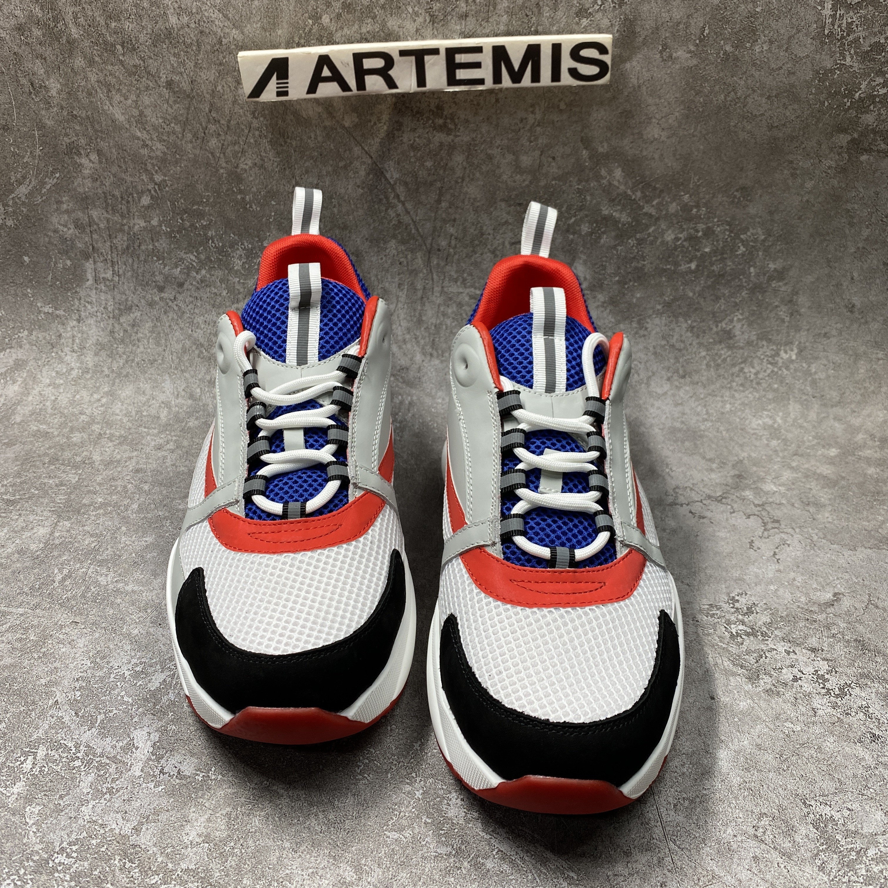 D*or b22 white red blue