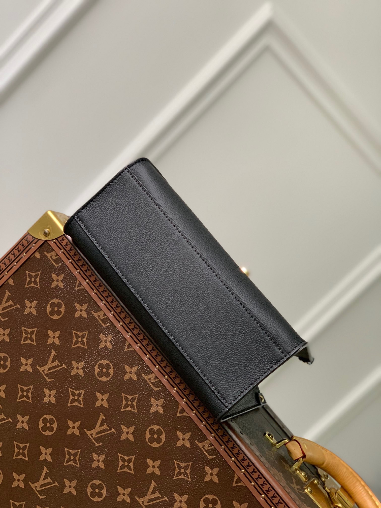 LV Lock & Go M22311