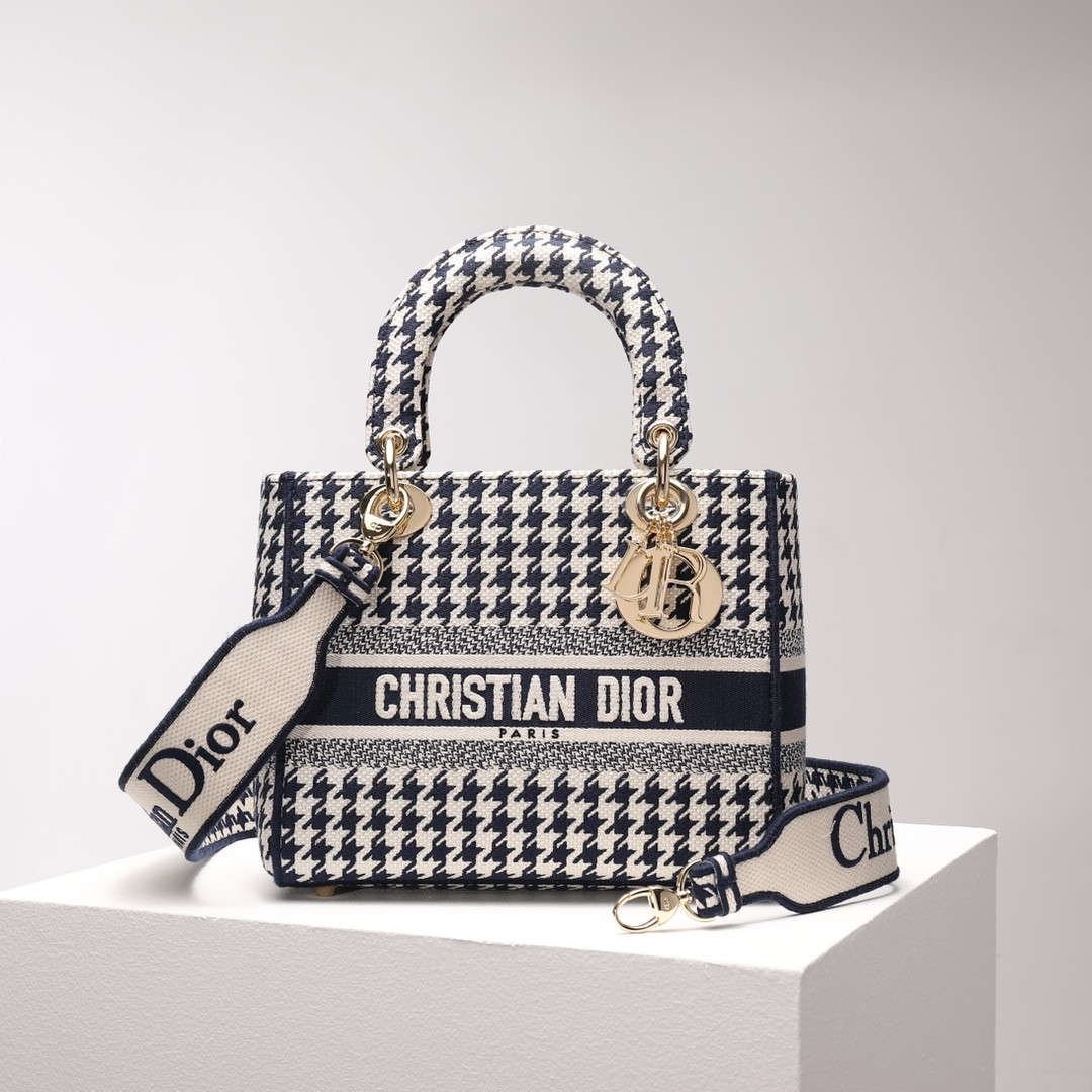 medium D*or lady d-lite bag 24 x 20 x 11 cm