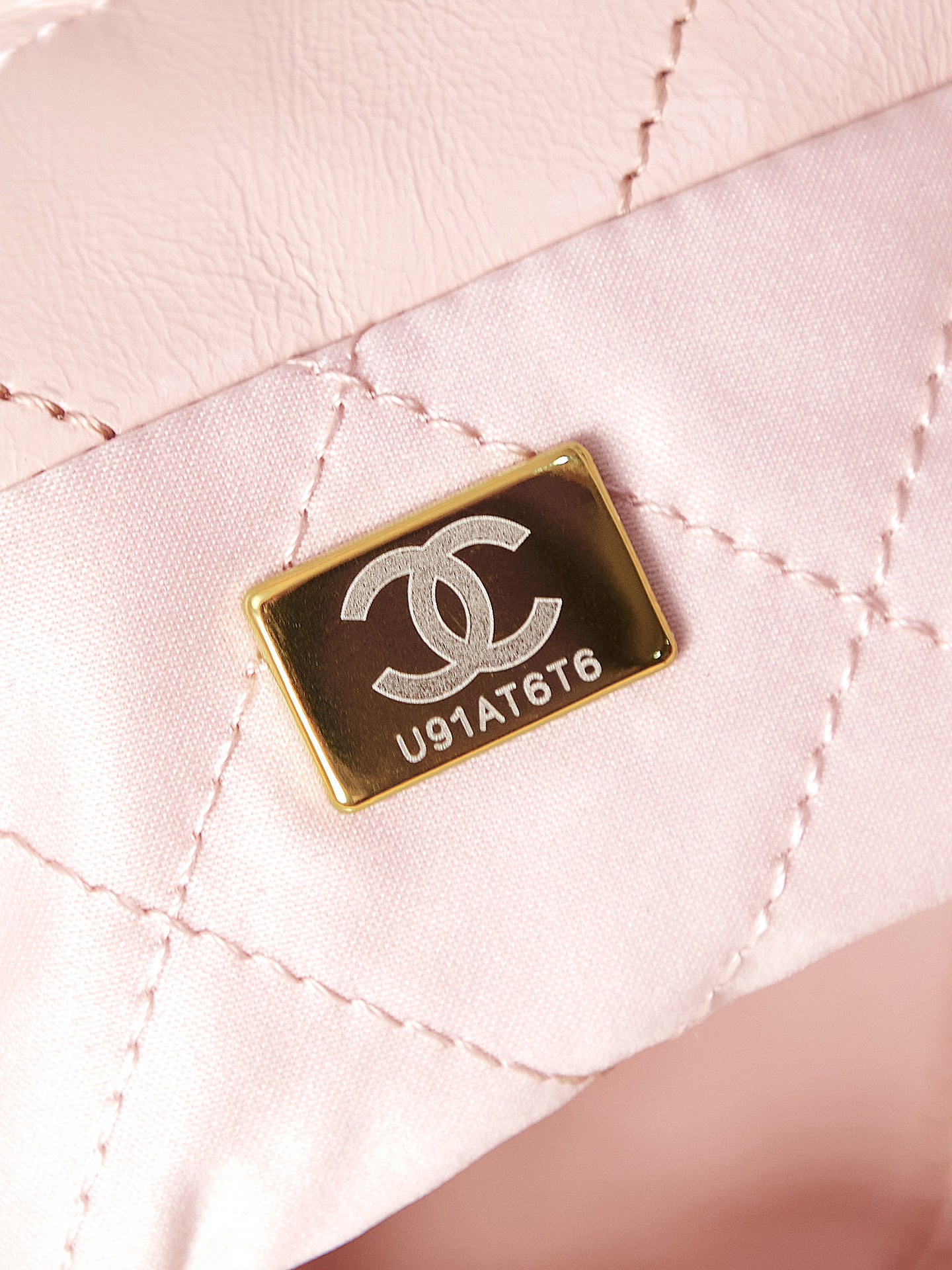 Ch*el 22 mini handbag shiny calfskin pink 7.8 × 7.4 × 2.3 in