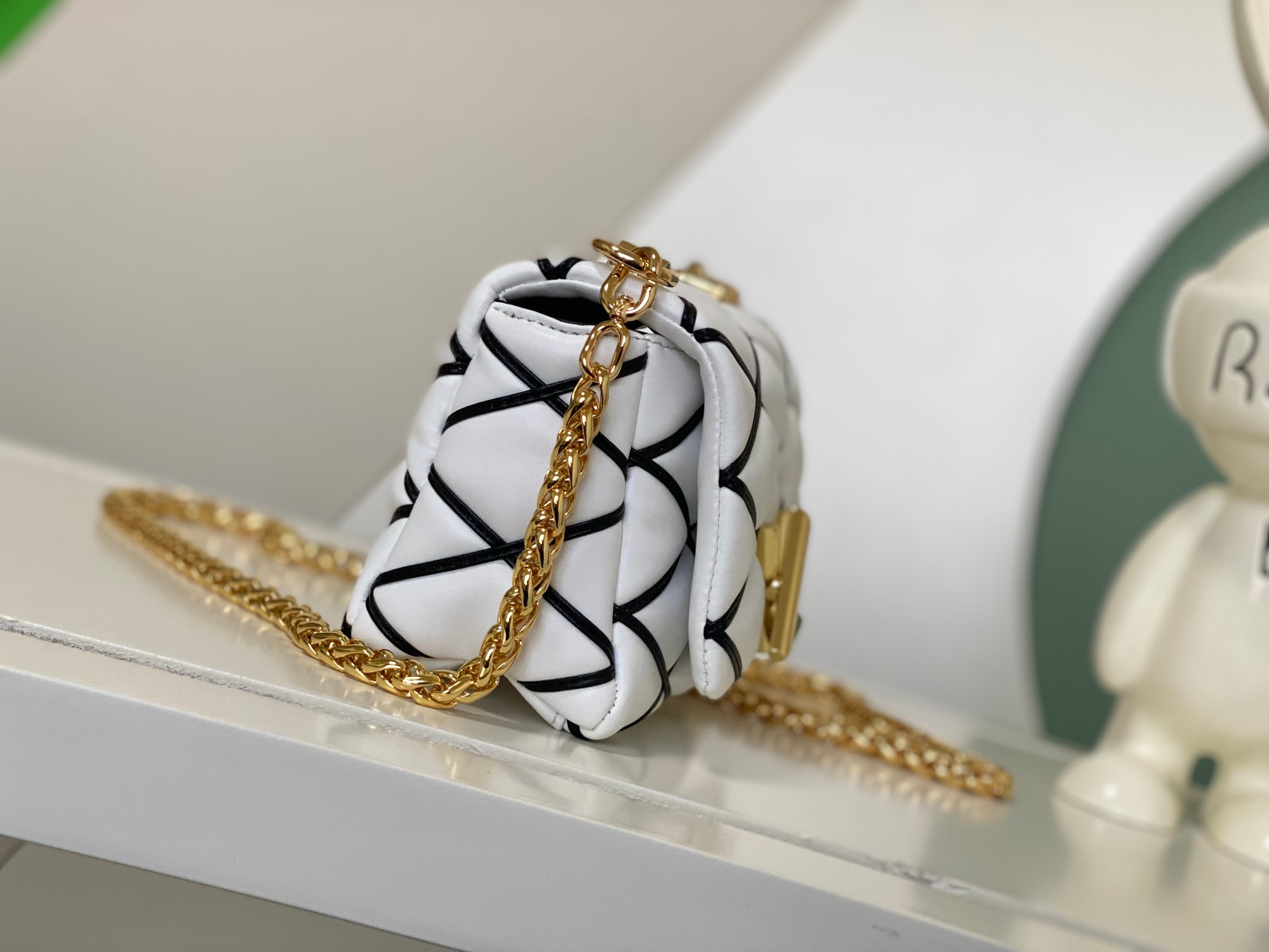 l0*is V*t0n m23762 pico go-14 5.9 x 3.9 x 2.6 inches