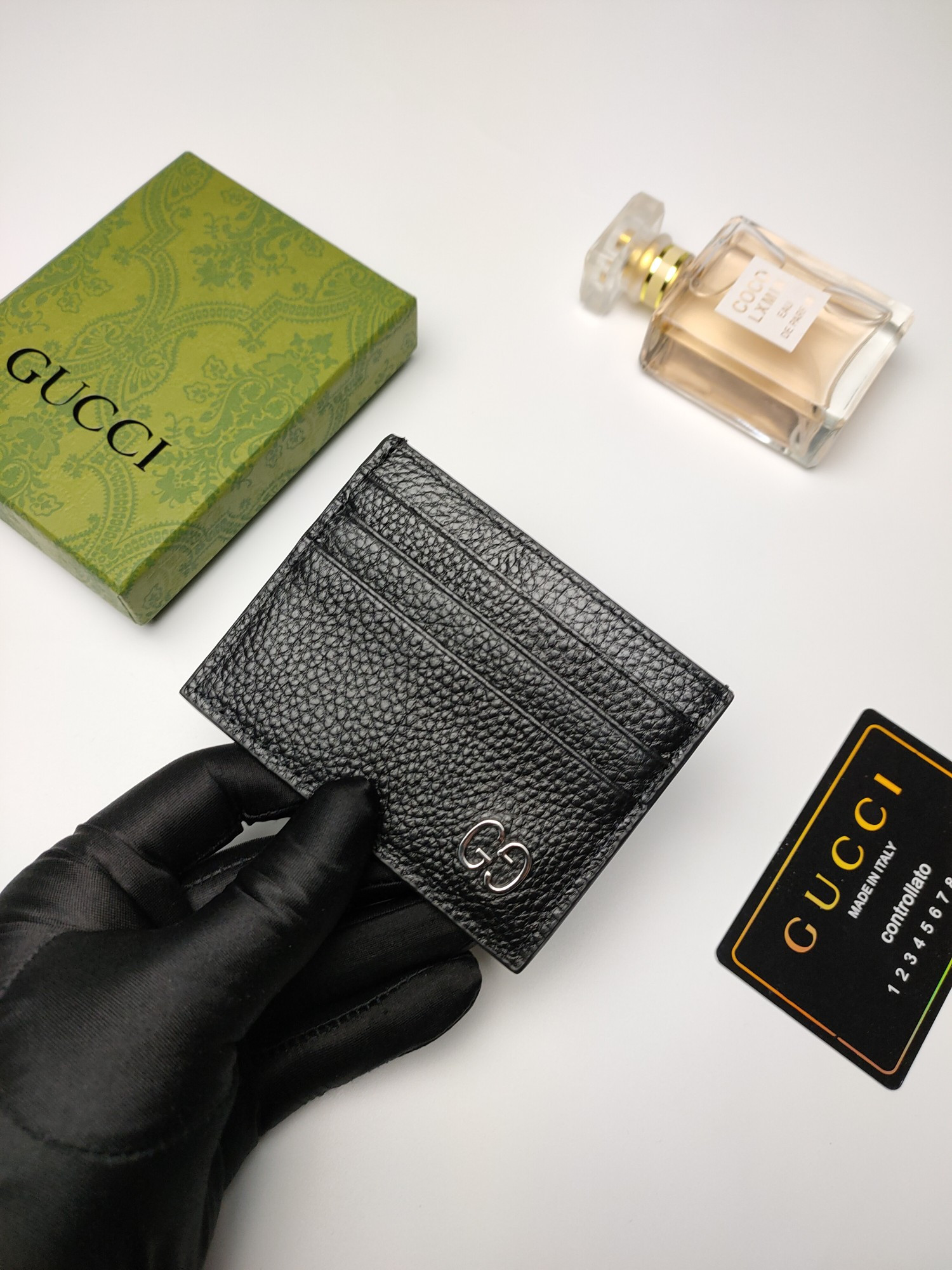 G*u*i gg card case wallet