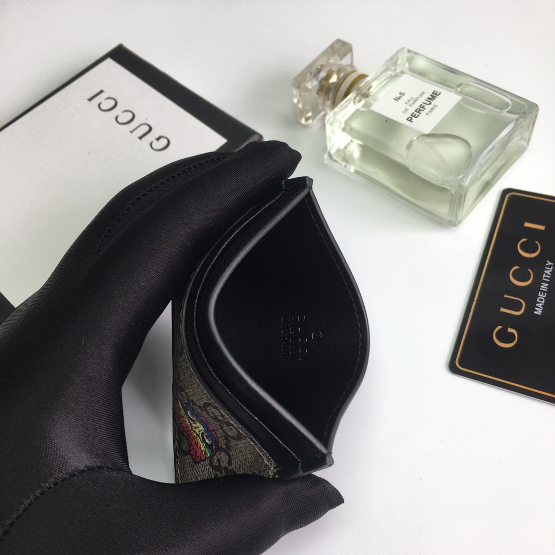 G*u*i gg card case wallet