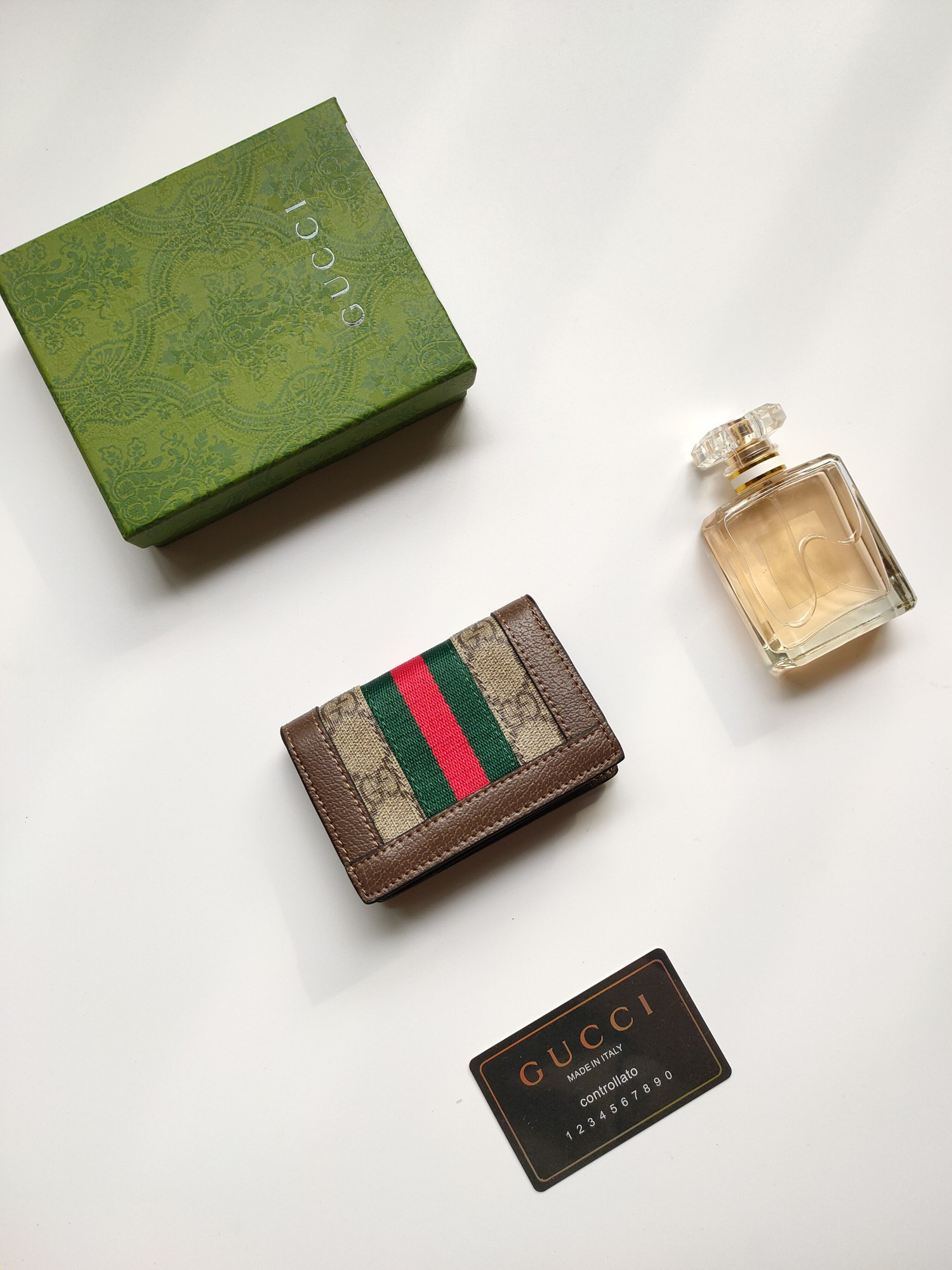 G*u*i gg card case wallet