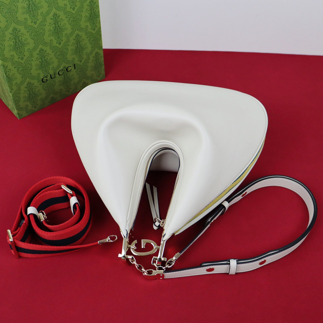 G*u*i attache medium shoulder bag white 13.8″w x 12.6″h x 2.4″d