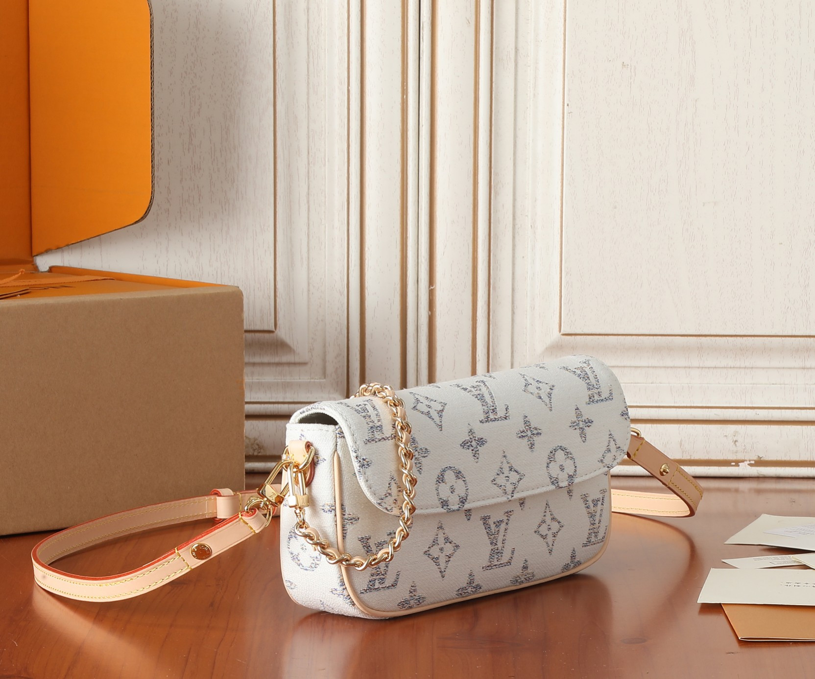 LV Wallet on Chain Ivy M83499 9.3 x 4.7 x 1.7 inches