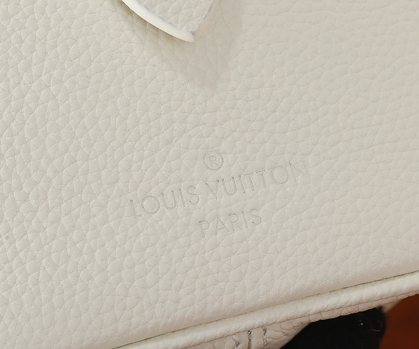 LV Speedy Bandoulière 20 M46875 8.1 x 5.3 x 4.7 inches