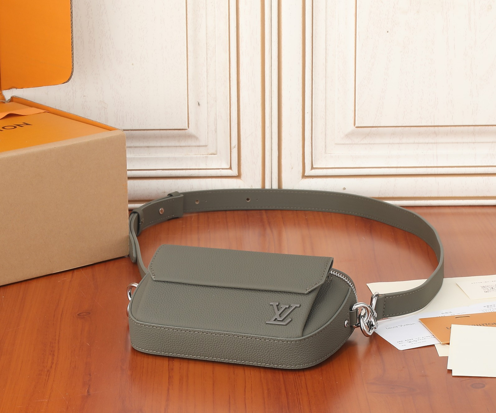 LV Pilot Wearable Wallet M83560 7.9 x 4.7 x 2.2 in