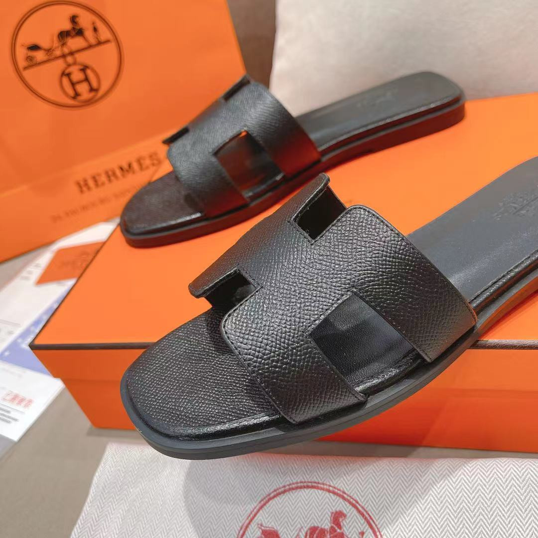 UA Hermès Oran sandal