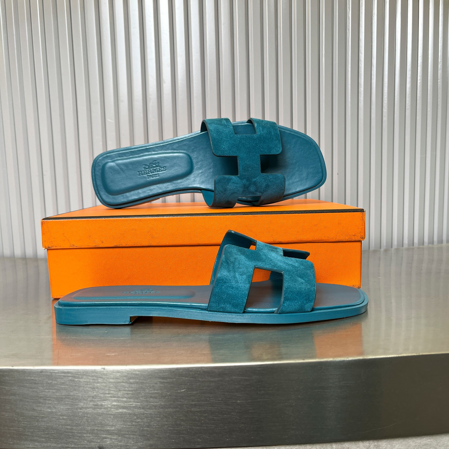UA Hermès Oran sandal