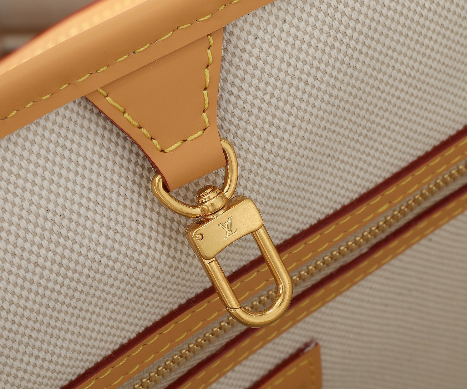 LV Weekend Tote N40702  16.9 x 13.4 x 6.9 inches