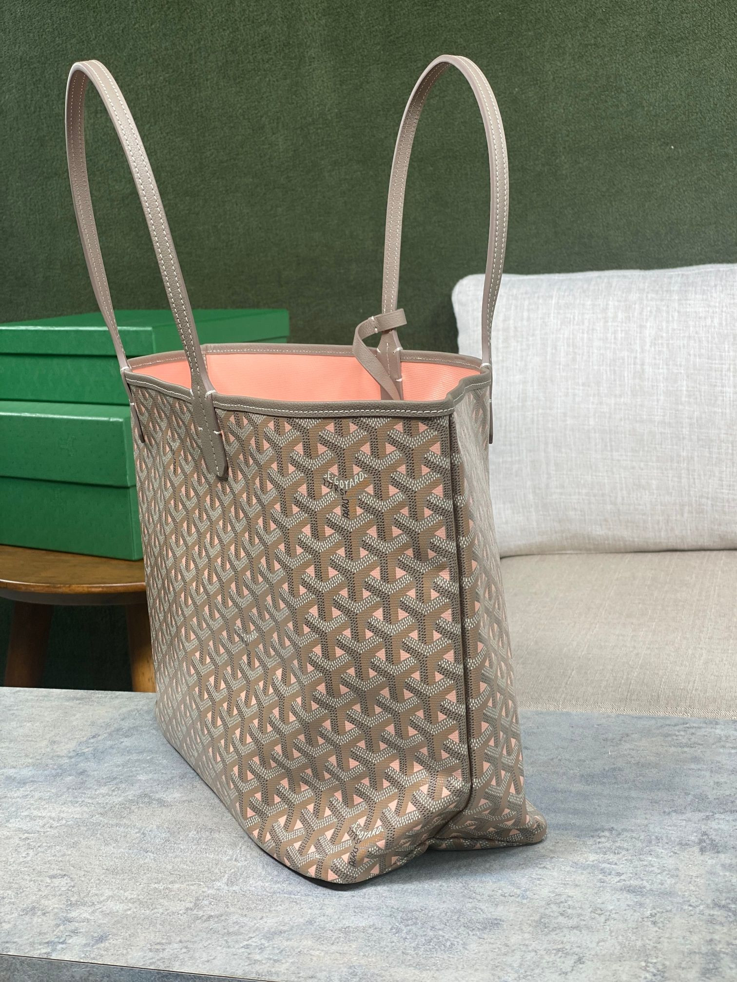 Go*ard small saint l0*is bag 28 cm x 15 cm x 34 cm