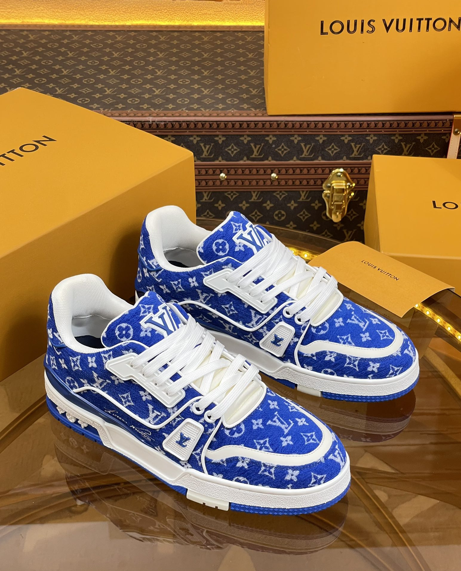 UA LV Trainer Sneaker