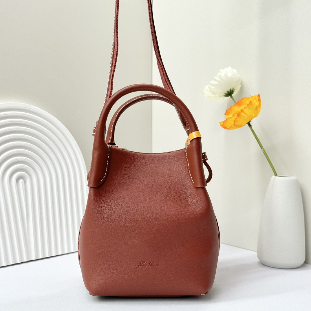 L**o p*ana micro bale bag  smooth calfskin 23 x 16 x 14 cm
