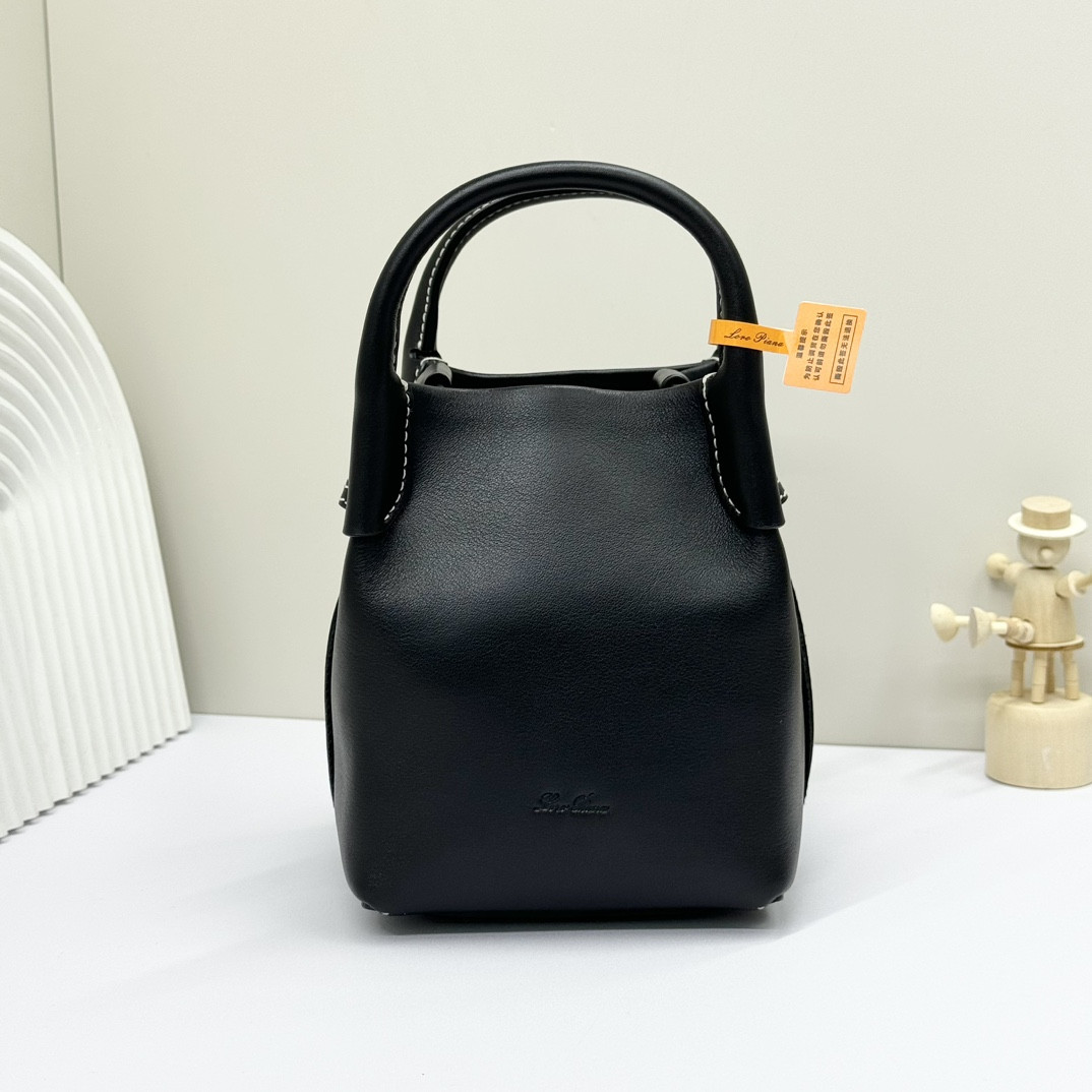 L**o p*ana micro bale bag smooth calfskin 23 x 16 x 14 cm