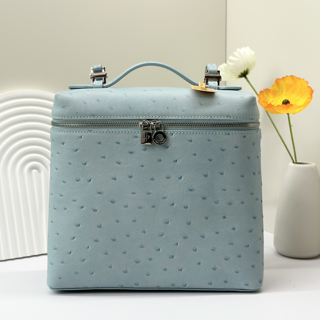 L**o p*ana extra pocket backpack l23.5 ostrich-grained leather 23 x 21 x 8 cm