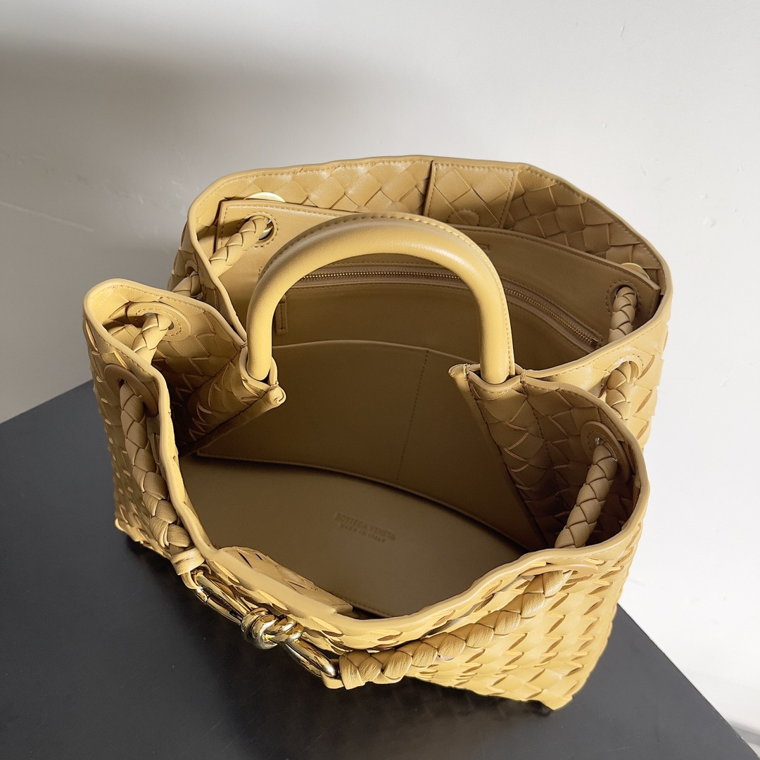 bo*te*ga Ve*ne*ta medium andiamo 32x25x11cm