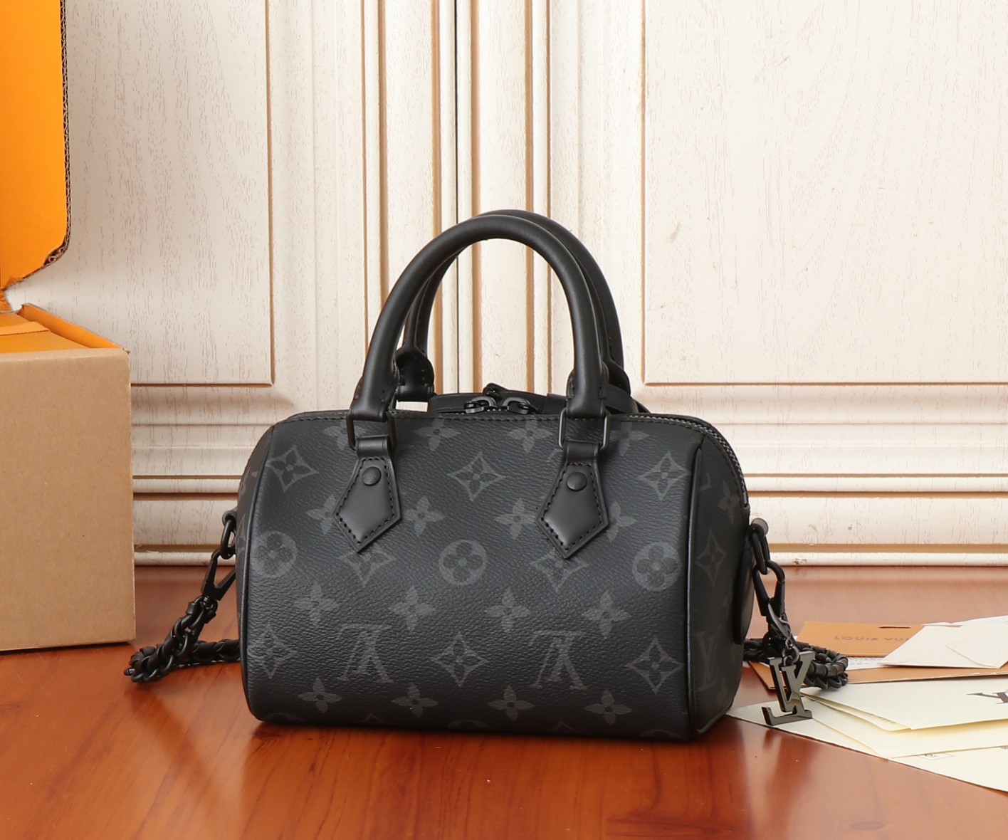LV Speedy 18 M24606 18x12.5x11CM