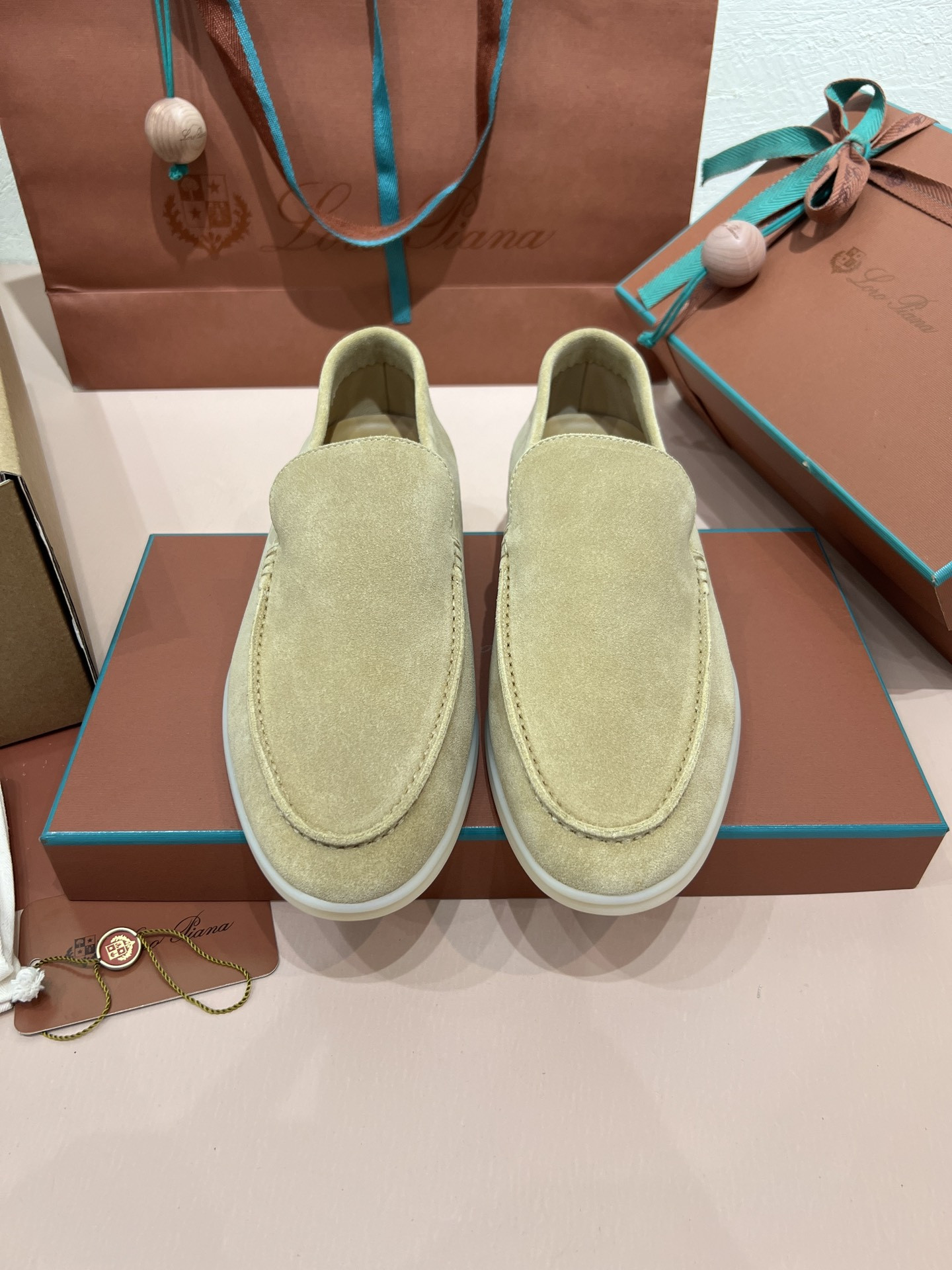 ua L**o p*ana summer walk loafers
