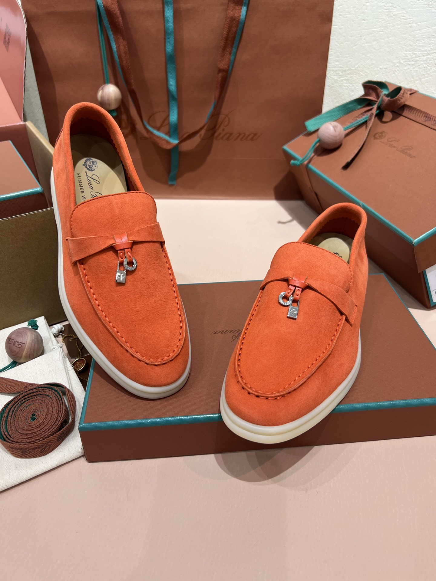 ua L**o p*ana summer charms walk loafers