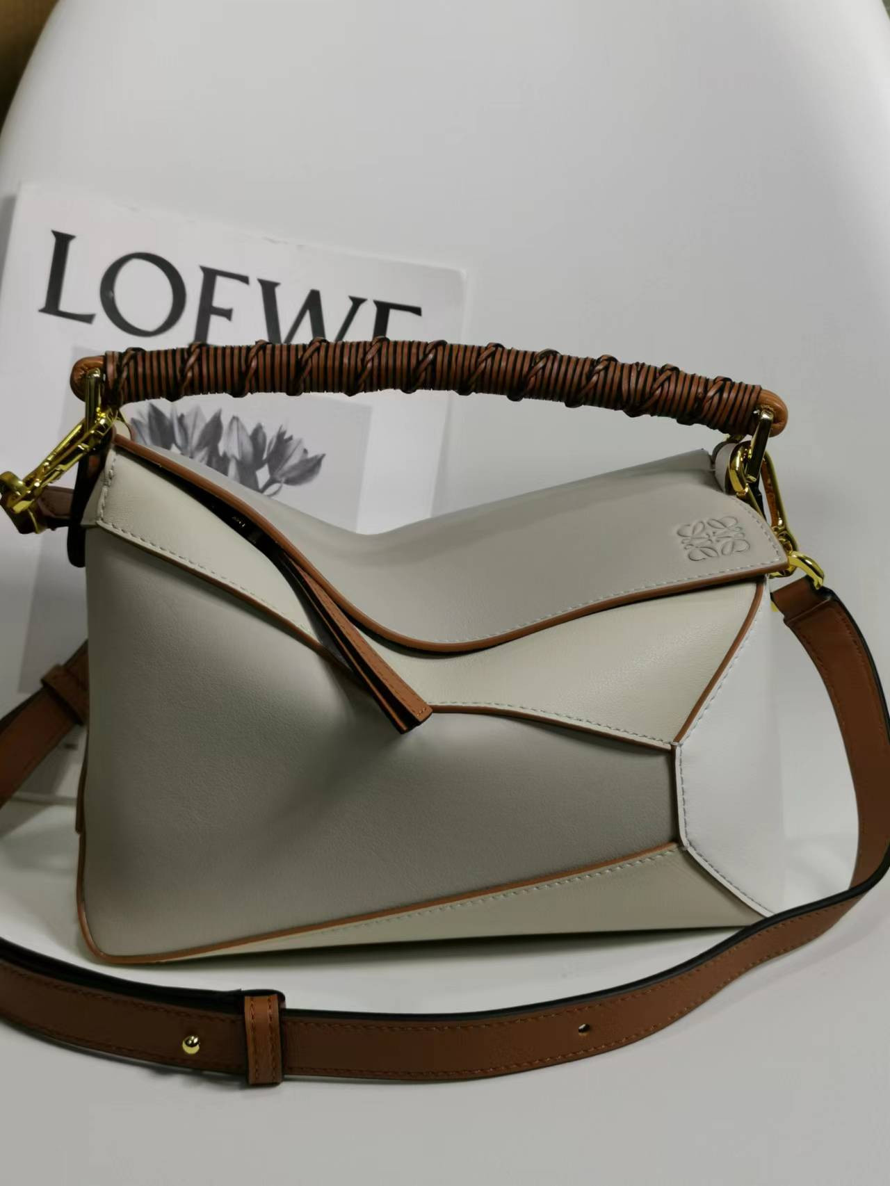 L0ew* small puzzle bag in classic calfskin 24x10.5x16.5cm