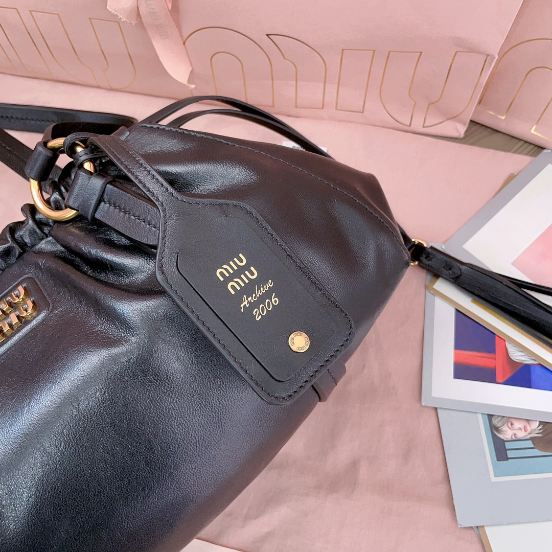 Miu Miu Small Joie nappa leather bag 16x32x10.5cm