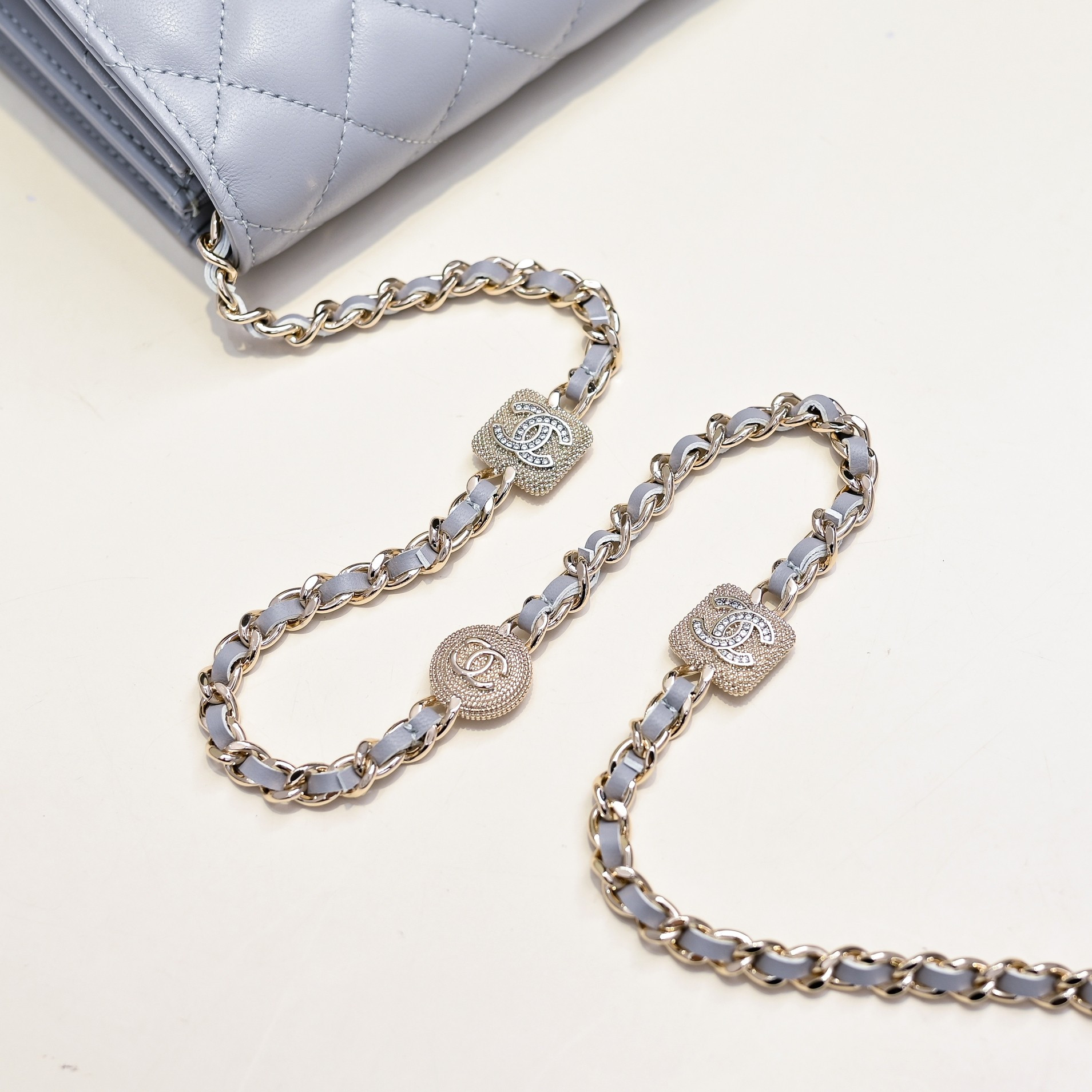 Ch*el clutch with chain 11x18.5x6cm