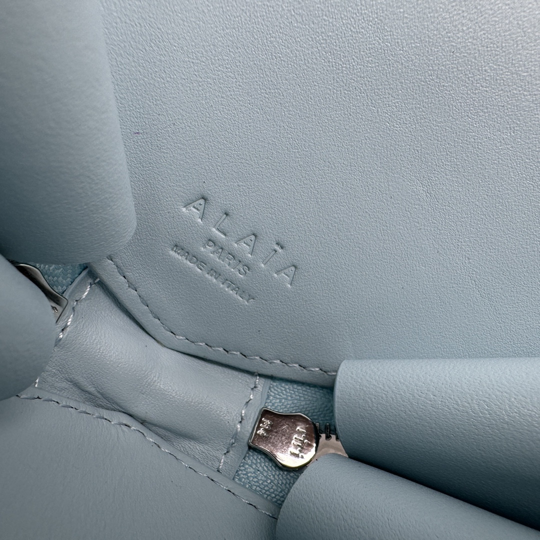 ALAÏA Le Coeur Heart Bag 18.5x20.5x5cm