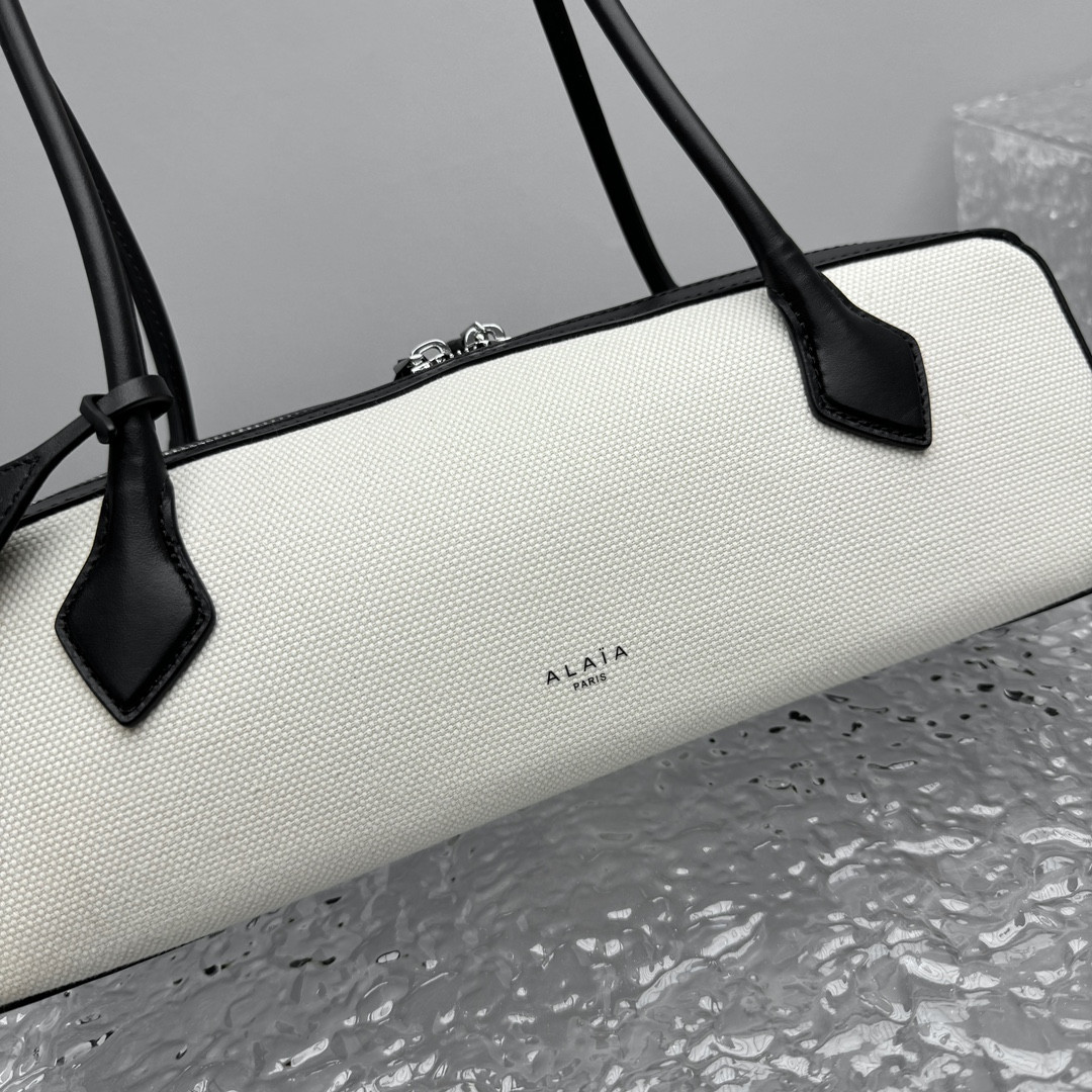 ALAÏA LE TECKEL SMALL BAG 27x9x8cm