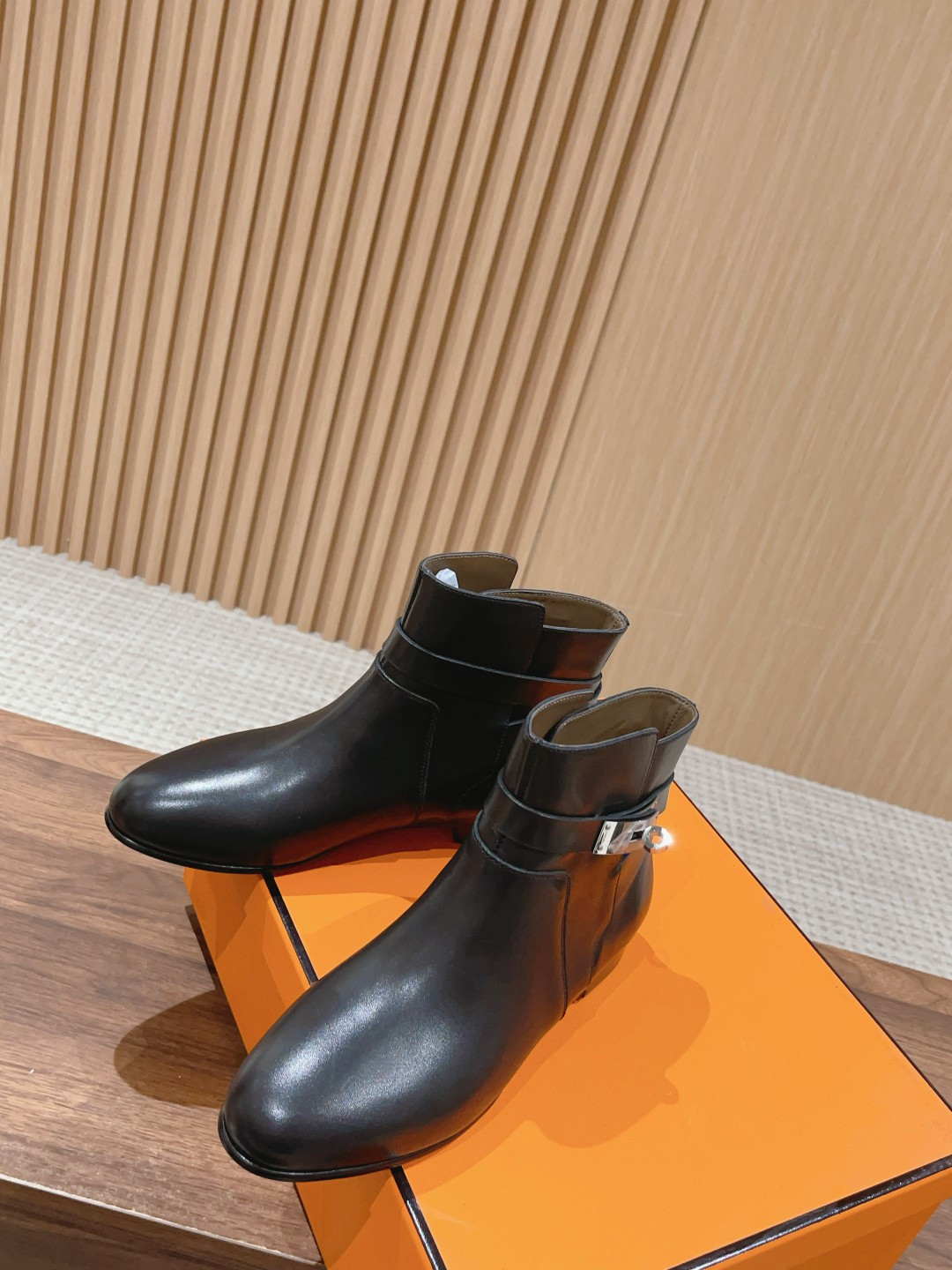 ua H**mes neo ankle boot