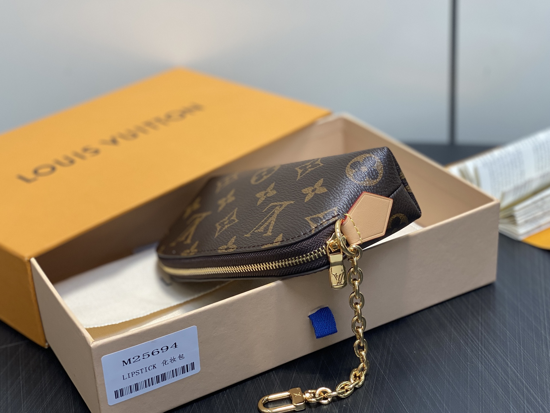 LV Cosmetic Lipstick Pouch M25694 6x3.3x11cm